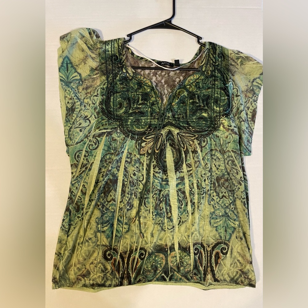 Apt. 9 Green Paisley Embroidered V-Neck Tunic